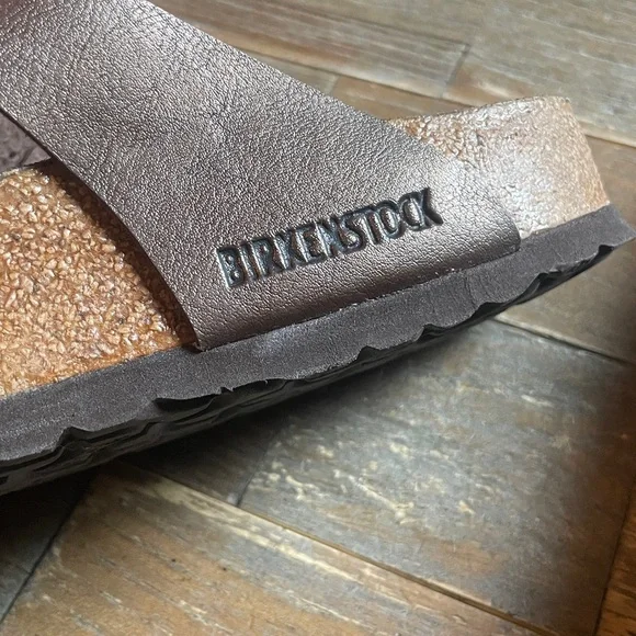 Birkenstock Gizeh Metallic Bronze Sandals🖤 - Picture 12 of 14